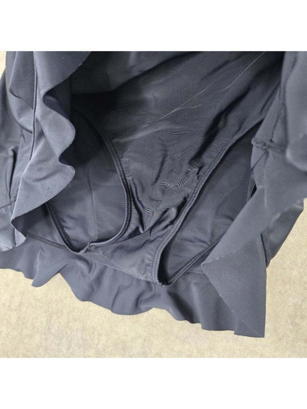 Black Womens Swim Skirt With Adjustable Drawstring Ruffle Hem Lined Size 14 - Picture 3 of 9